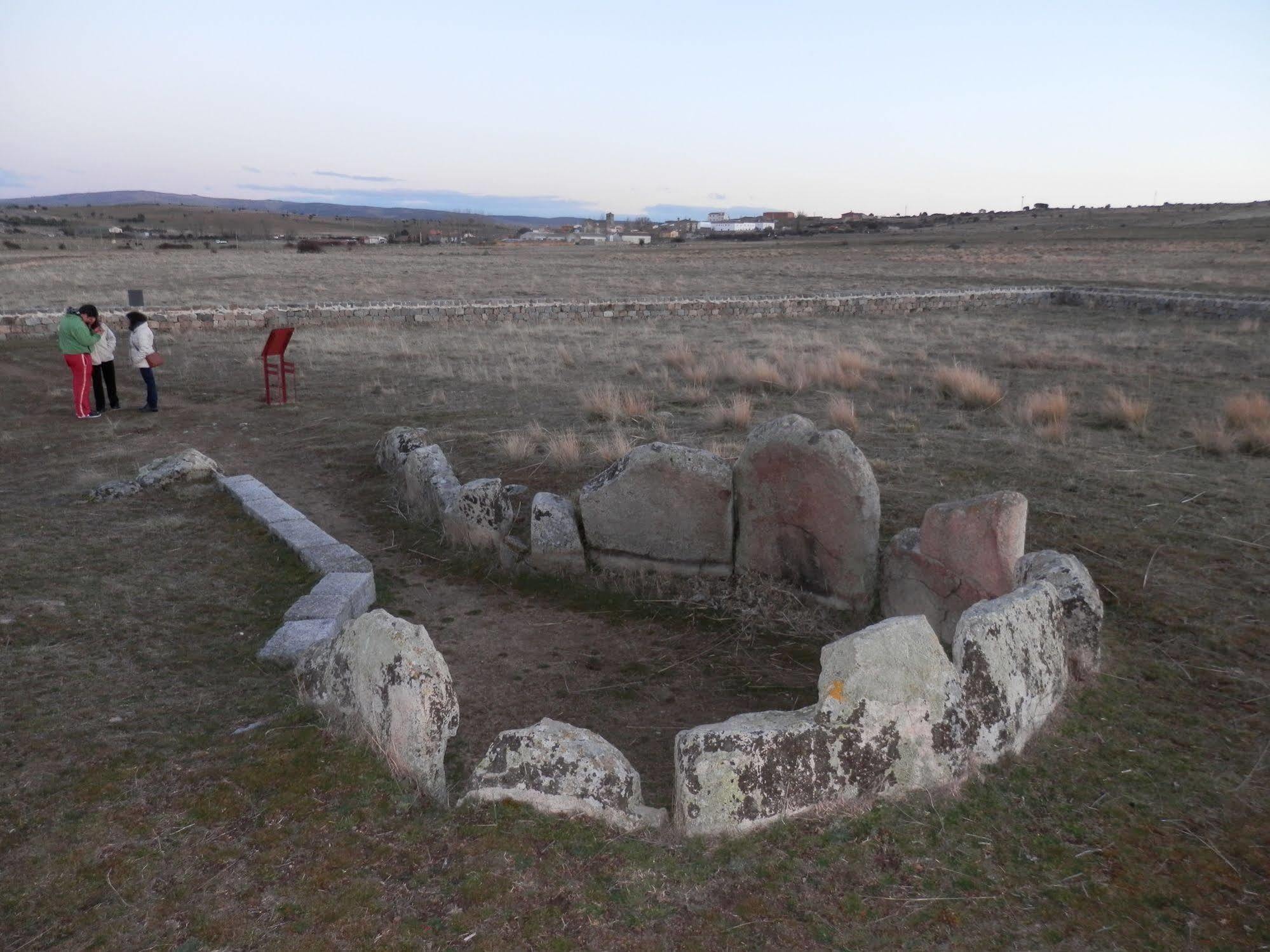 Гостевой дом Casa Rural El Dolmen Бернуй-Салинеро Экстерьер фото